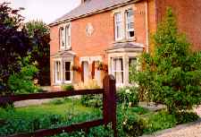 Internos B & B,  Swindon